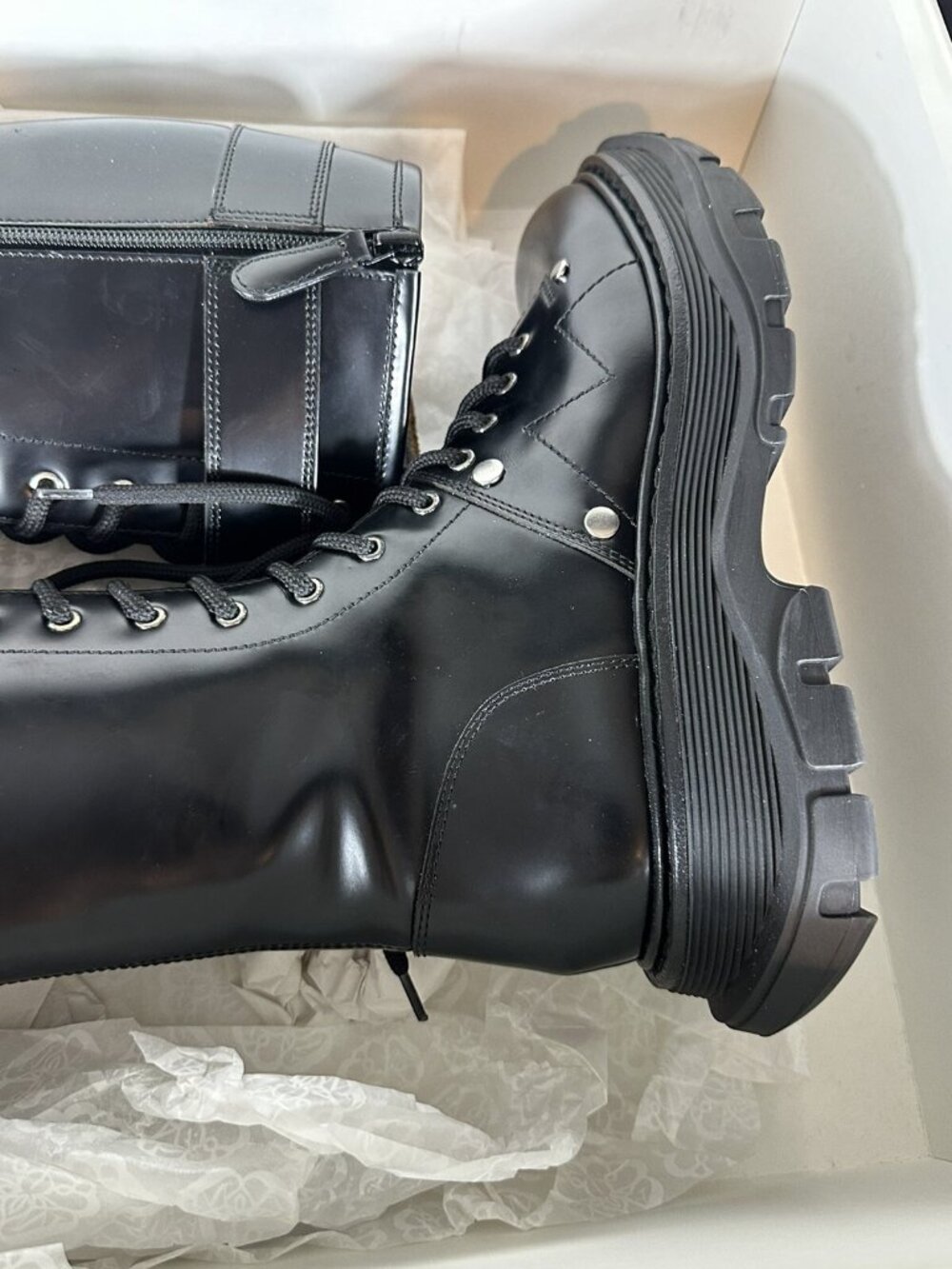 Alexander Mcqueen boots women 37 Tread Slick Knee-high Boot in Black/silver - Picture 13 of 14